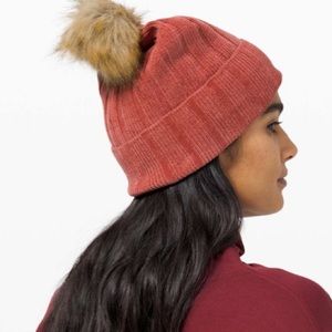 Lululemon NWT Pom perfection beanie